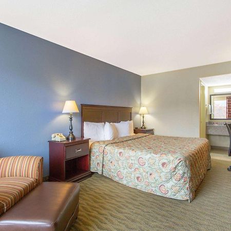 Days Inn By Wyndham Lexington Eksteriør billede